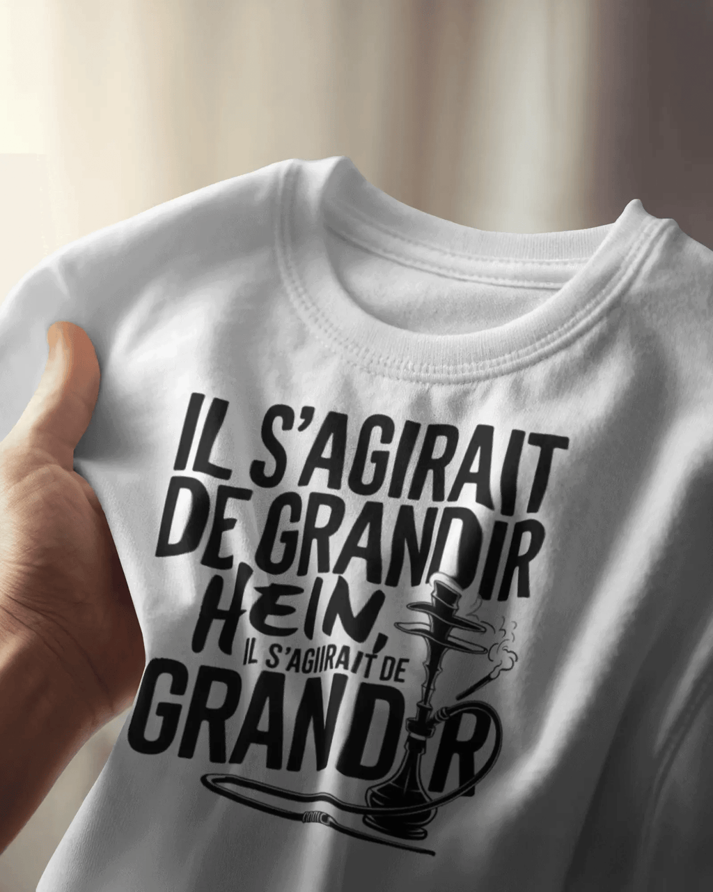 T-shirt gris MerciSidi OSS 117 "Il s'agirait de grandir" en coton, vue de face avec logo imprimé au centre.