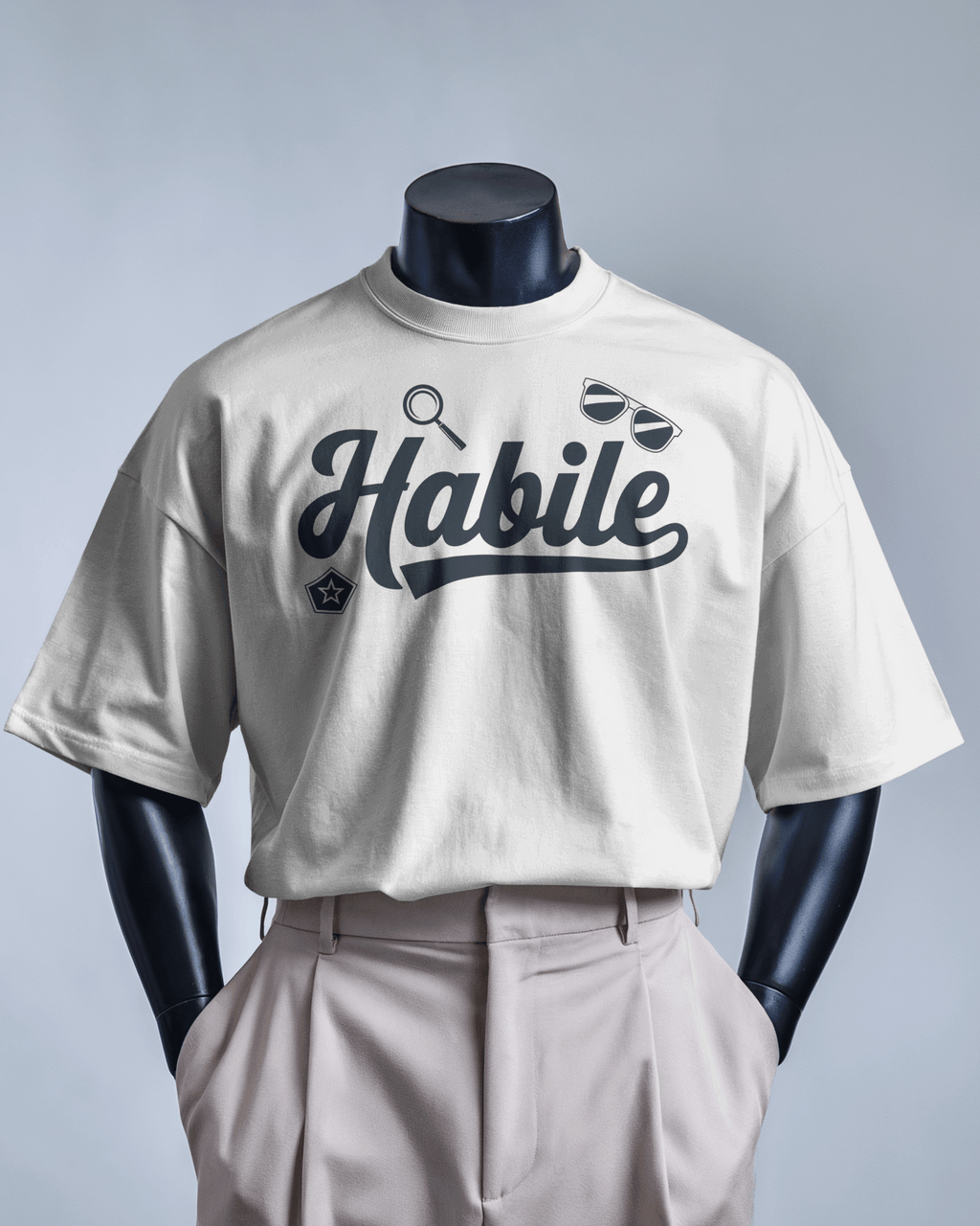 T-shirt noir MerciSidi Habile avec impression OSS 117, style décontracté, en coton, vue de face.